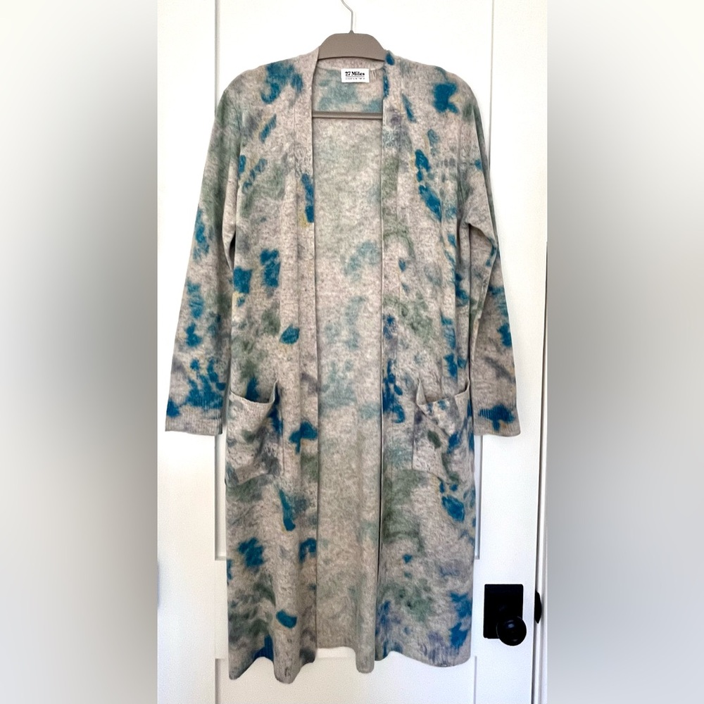 Like-new patterned cashmere duster.